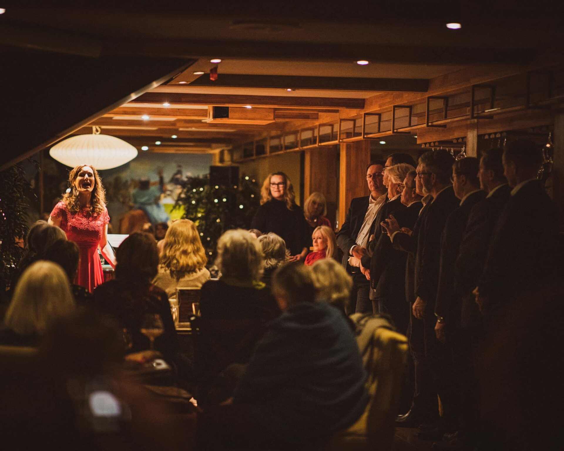 Damenes Aften deltar på operapub i Hamar 1